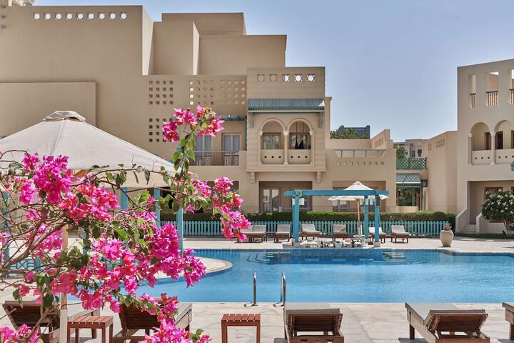 Hotel Pool