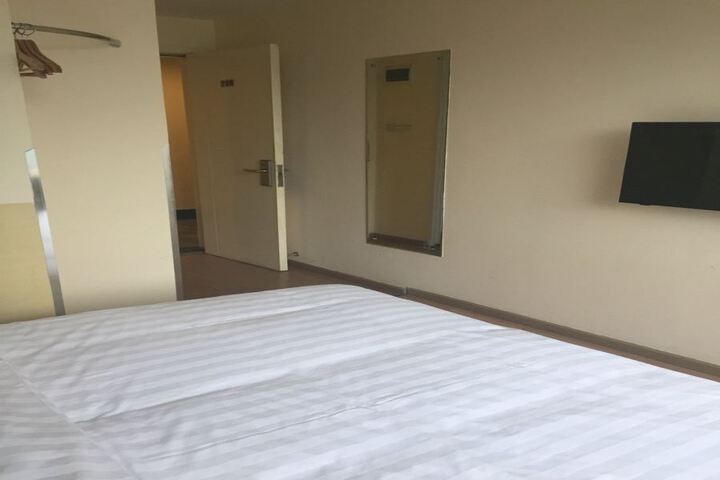7 DAYS INN YANGJIAPING LIGHT RAIL STATIO