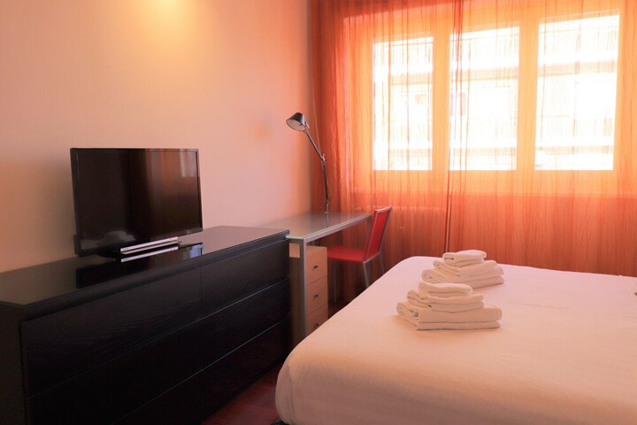 Room 3 of 35