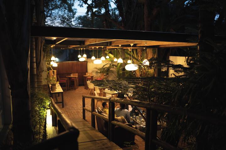 Dining 57 of 58