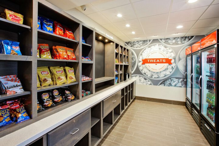 Snack bar