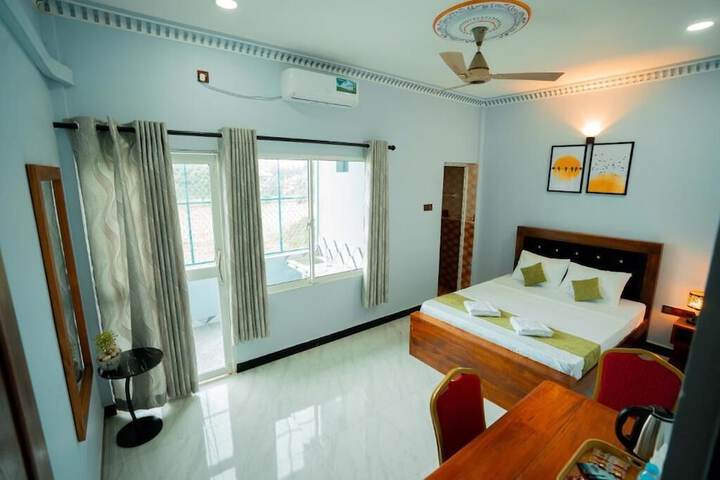 Room 6 of 14