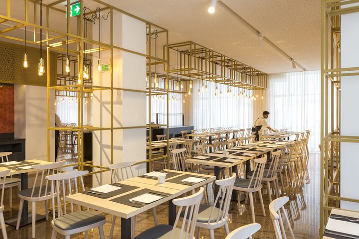 Dining 52 of 68