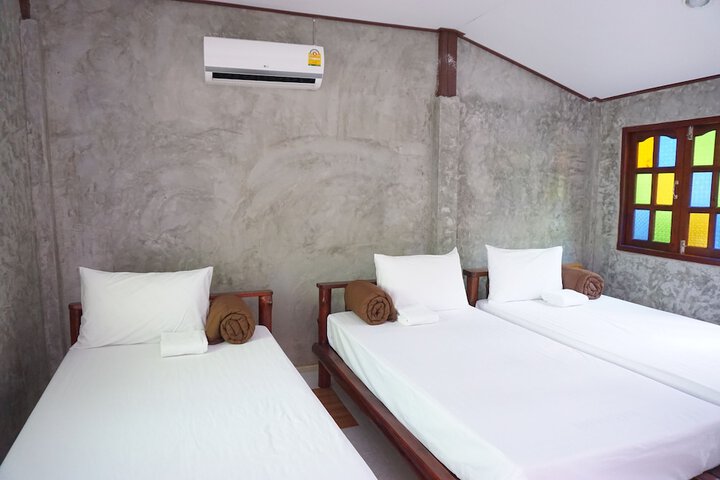 Room 32 of 37