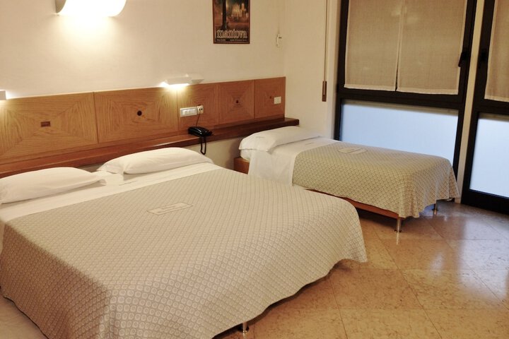 Room 13 of 65