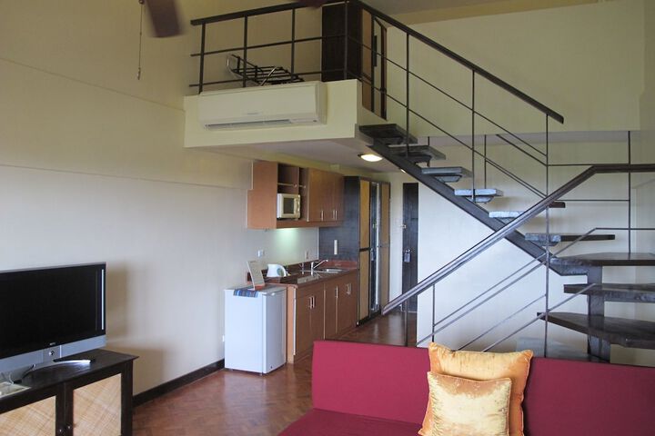 Room 9 of 48