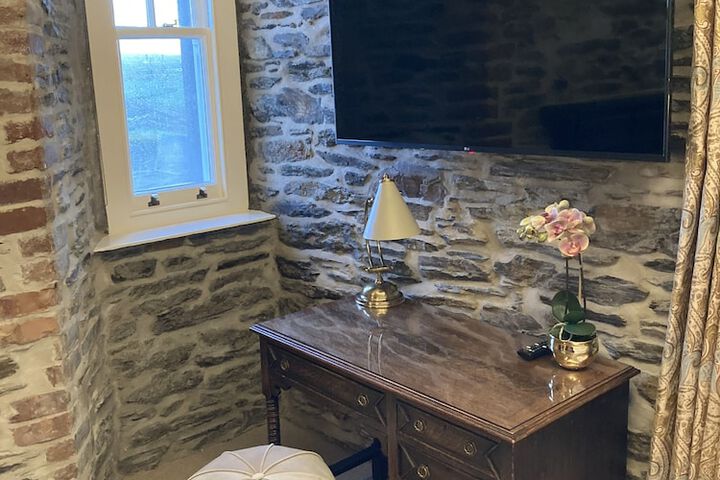 Room 53 of 141