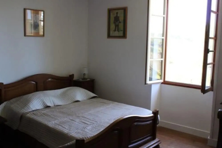 Room 4 of 12