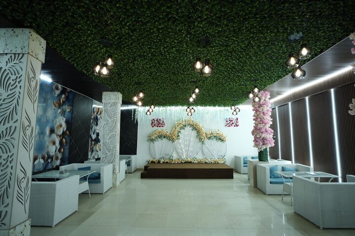 Ballroom/Hall 57 of 72