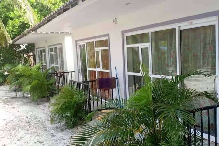 Room 8 of 12