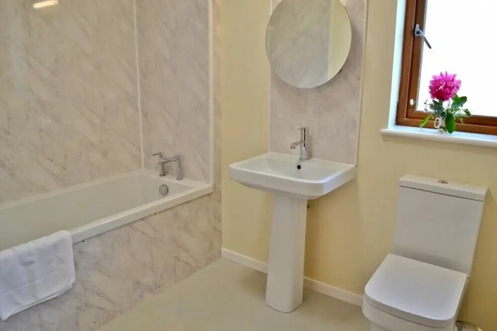 Room 8 of 23
