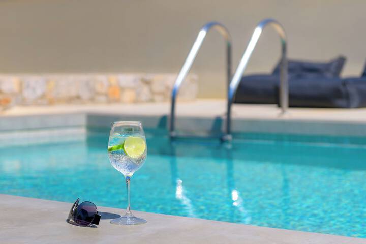 Pool 13 of 21