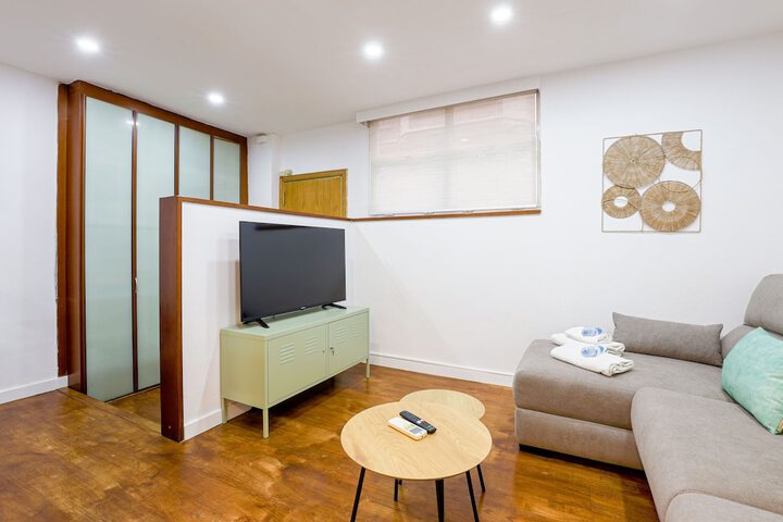 Room 11 of 18