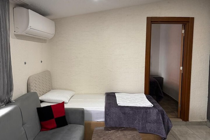 Room 11 of 23