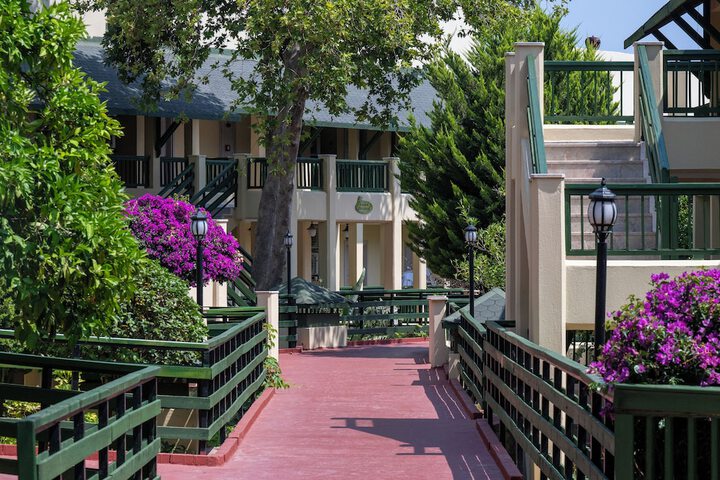 Hotel Exterior 329 of 552