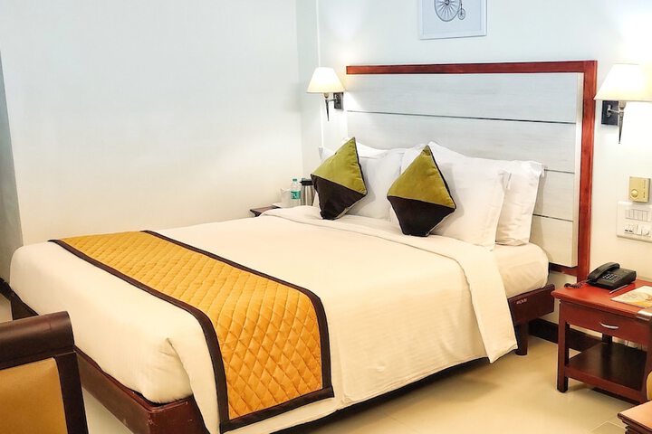 Room 8 of 25