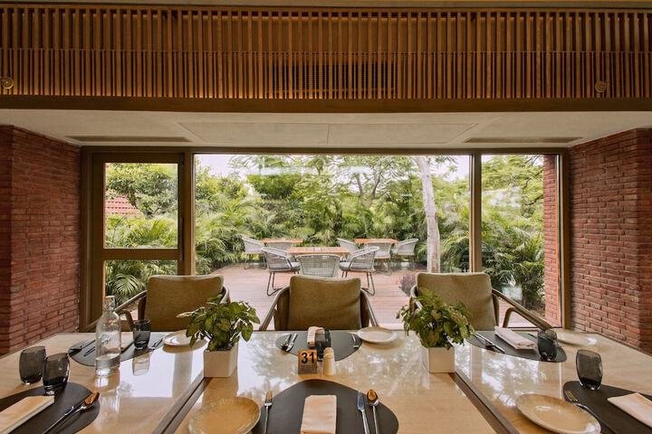 Dining 113 of 157