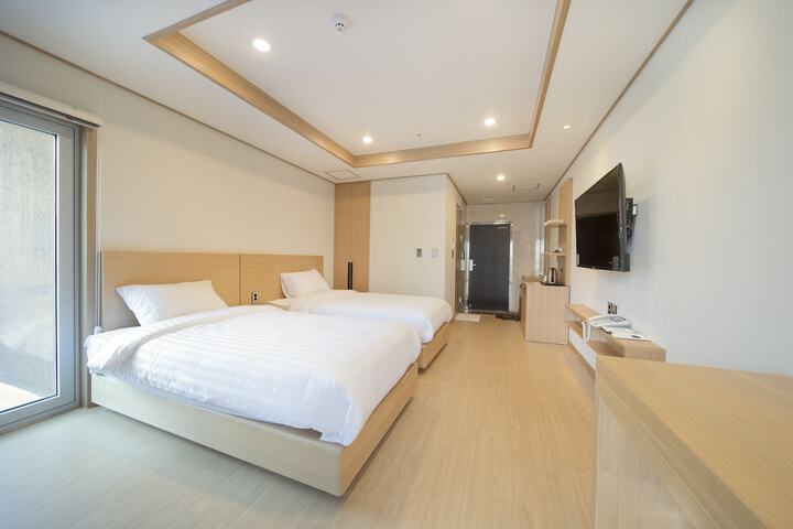 Room 5 of 35
