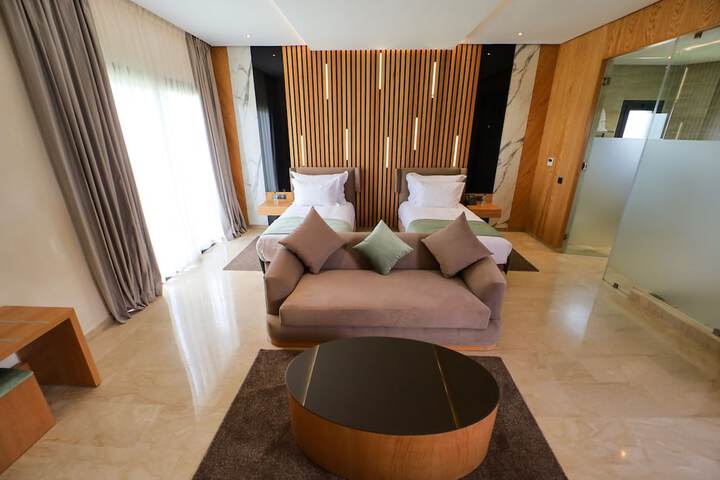 Room 4 of 24