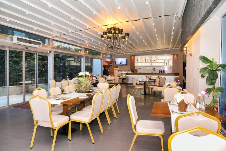Dining Photos