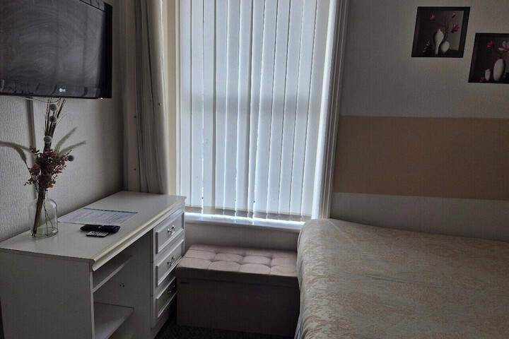 Room 34 of 59
