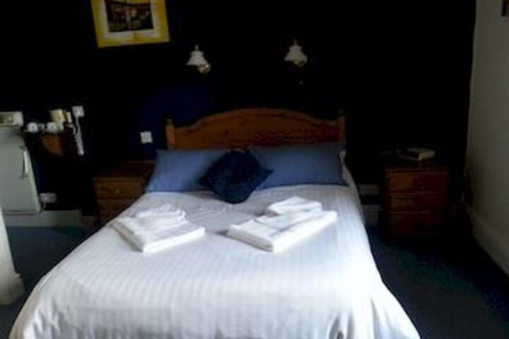 Room 3 of 8