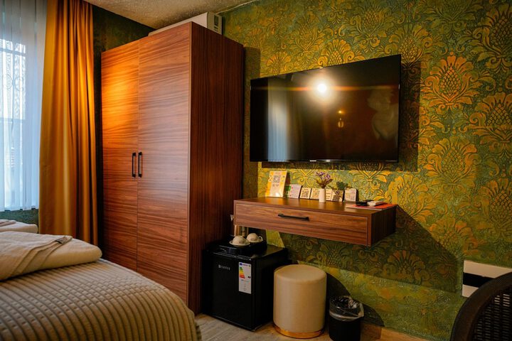 Room 125 of 244