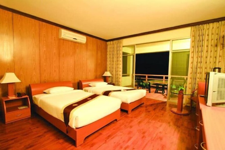 Room 7 of 14