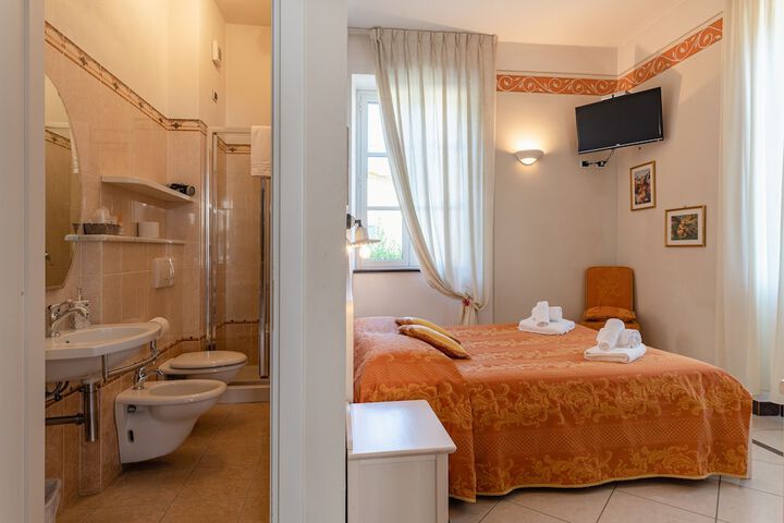 Room 8 of 55