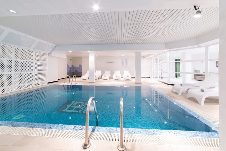 Pool 124 of 237
