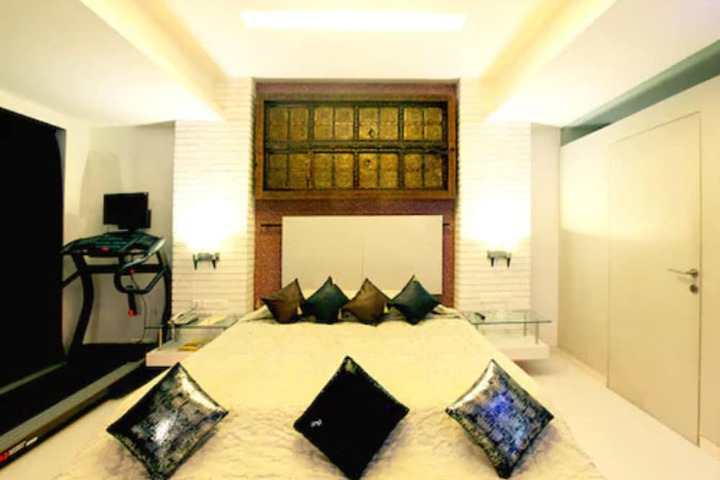 Room 12 of 35