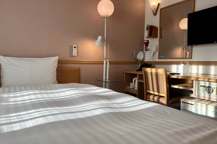 Room 6 of 40