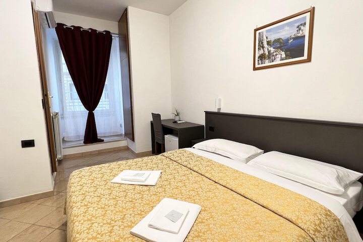 Room 2 of 40