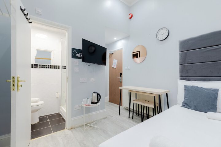 Room 26 of 146