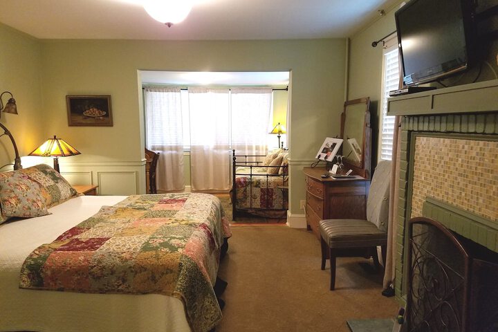 Room 9 of 117