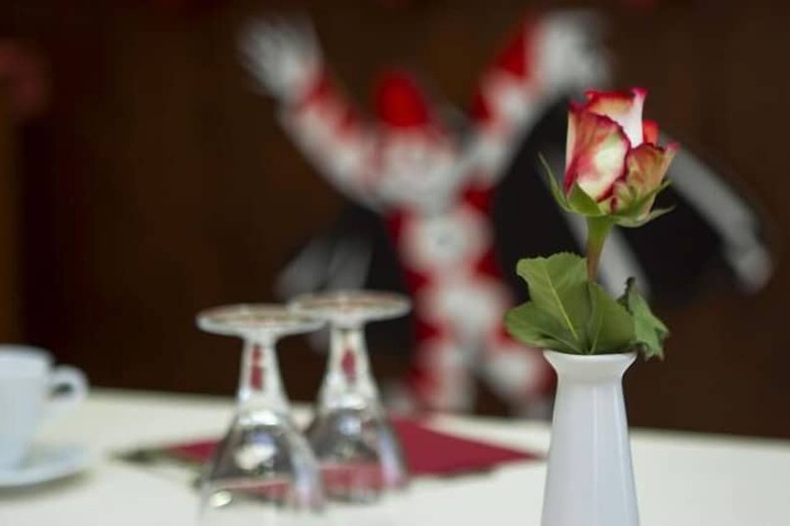 Dining 54 of 96