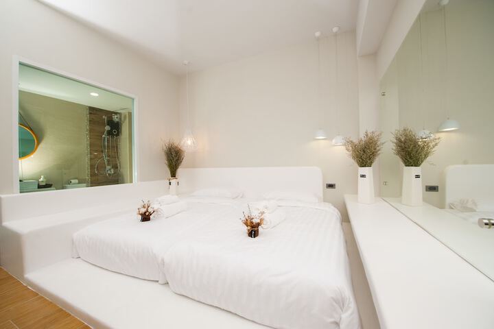 Room 6 of 26