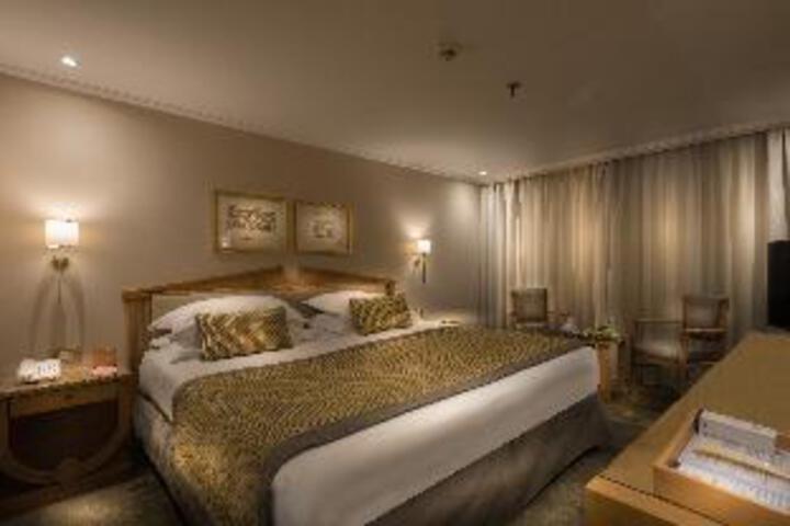 Room 12 of 12