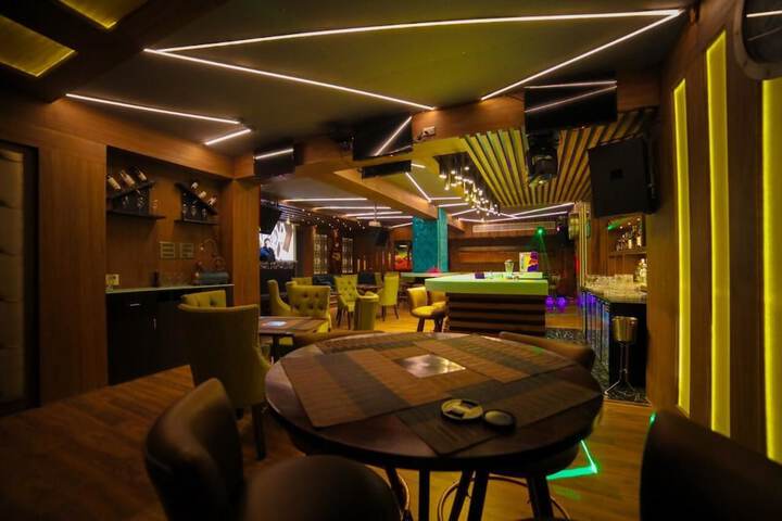 restaurant cafeteria