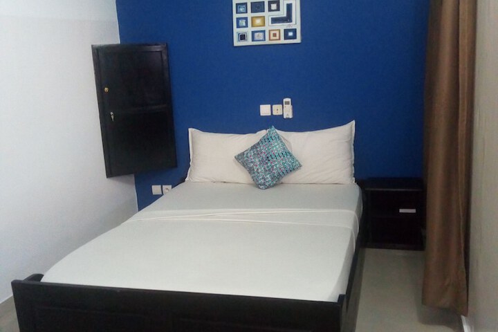 Room 5 of 20