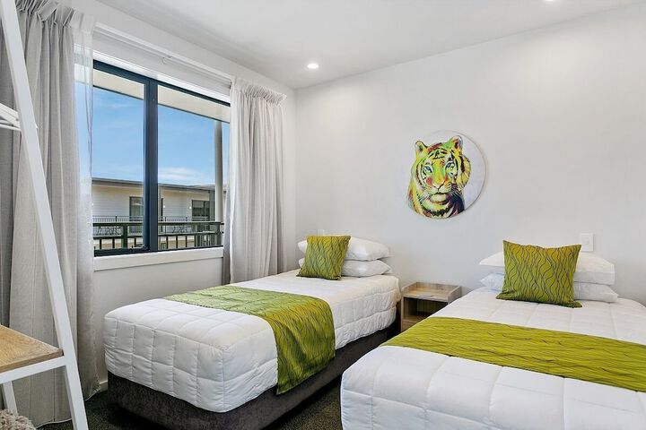 Room 14 of 65