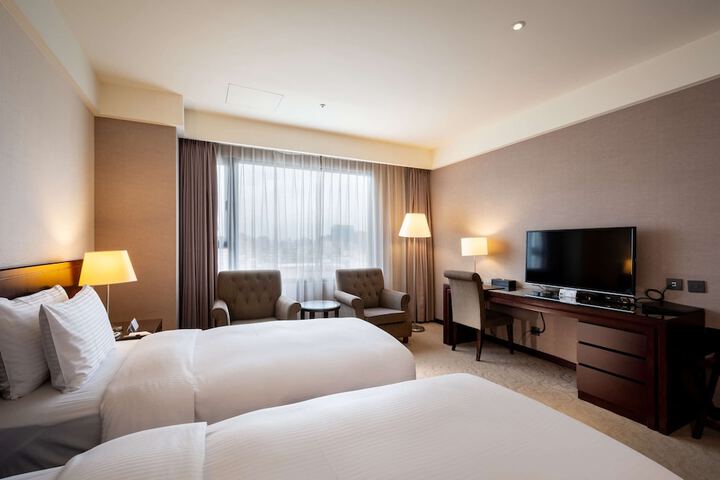 Room 32 of 120