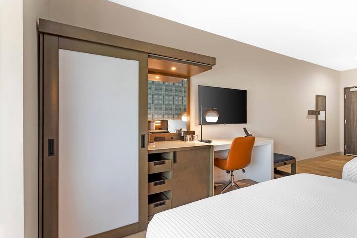 Room 16 of 50