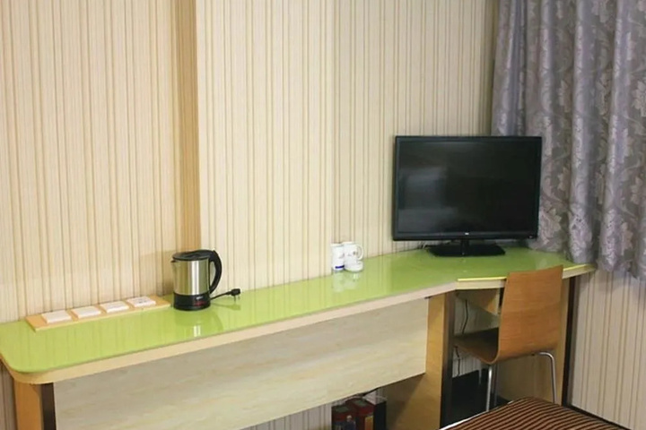 Room 5 of 15