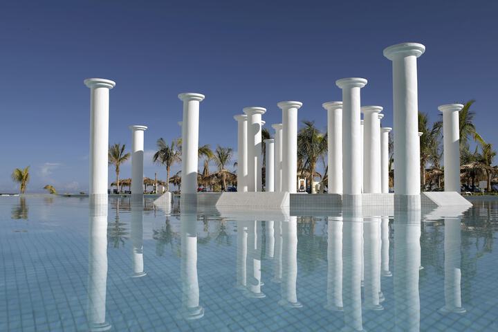Pool 79 of 272