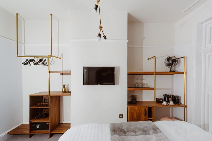 Room 5 of 26