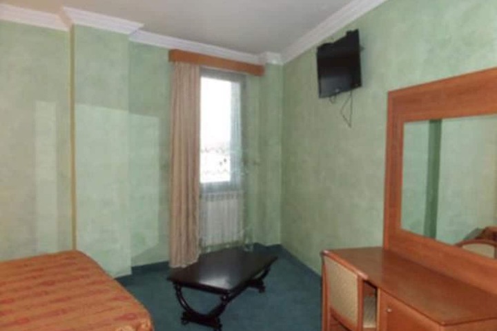 Room 10 of 44