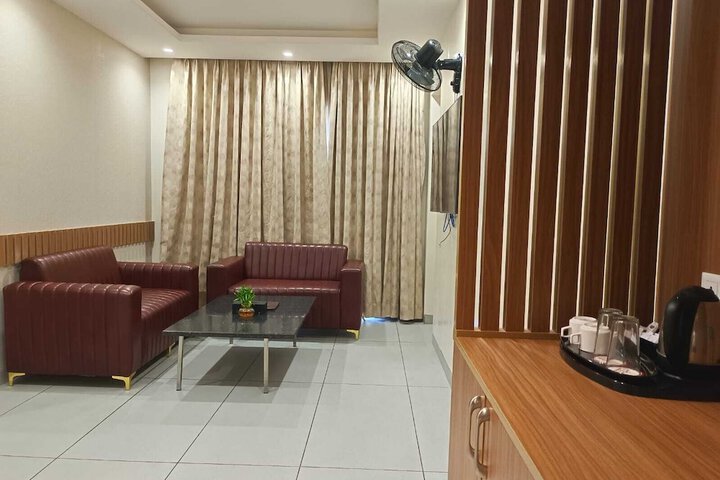 Room 17 of 35