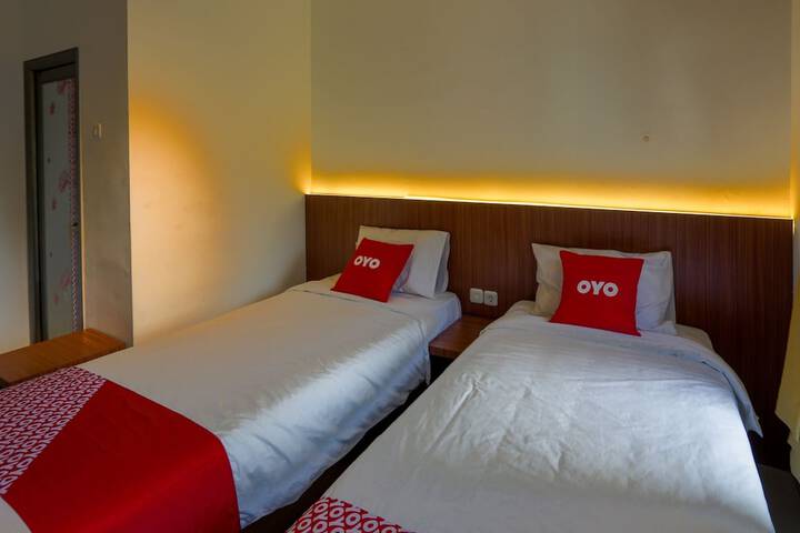 Room 12 of 33