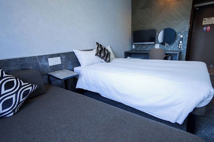 Room 48 of 170